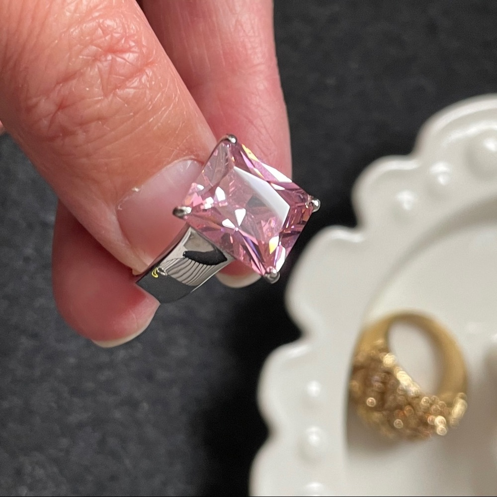 Pink crystal ring - Picture 2 of 5